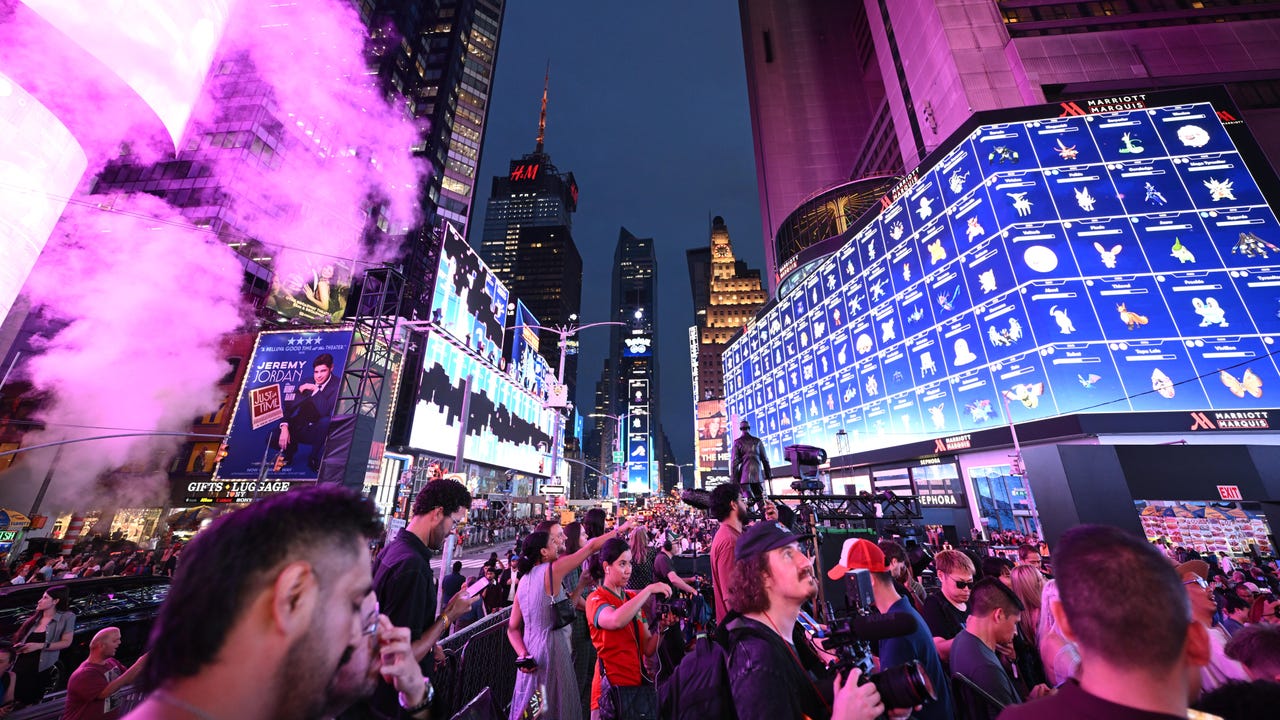 Escándalo en Pokémon GO: Mewtwo Exclusivo de Times Square Vendido por Miles de Dólares — PokeWave